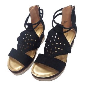 Torrid Black Cutout Strappy Sandal 8.5